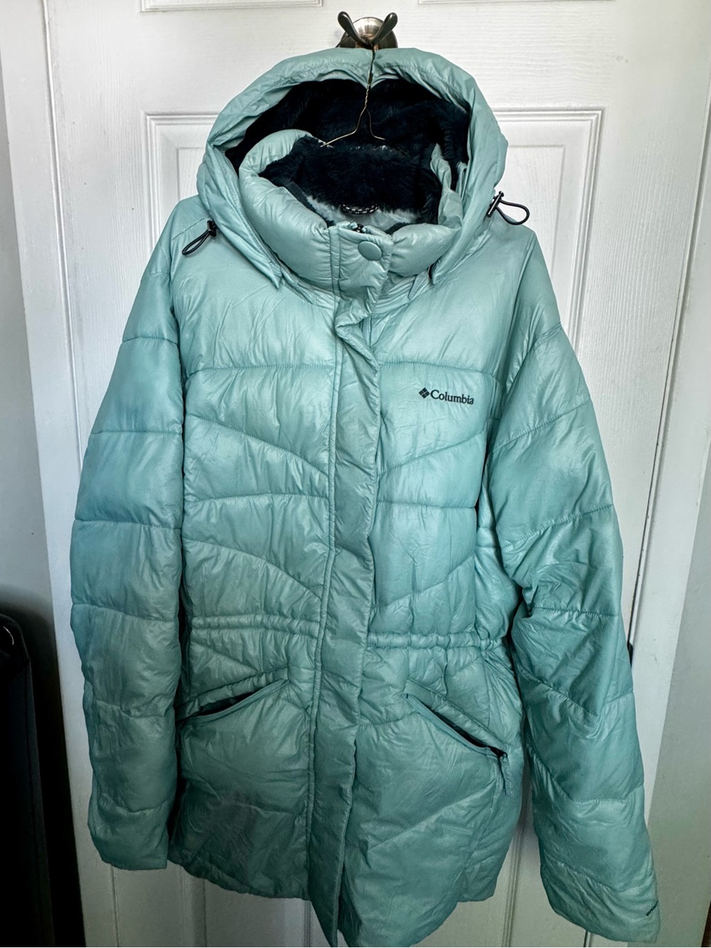 Columbia Women's 3xl Light Teal Puffer Jacket with Removable Hood.